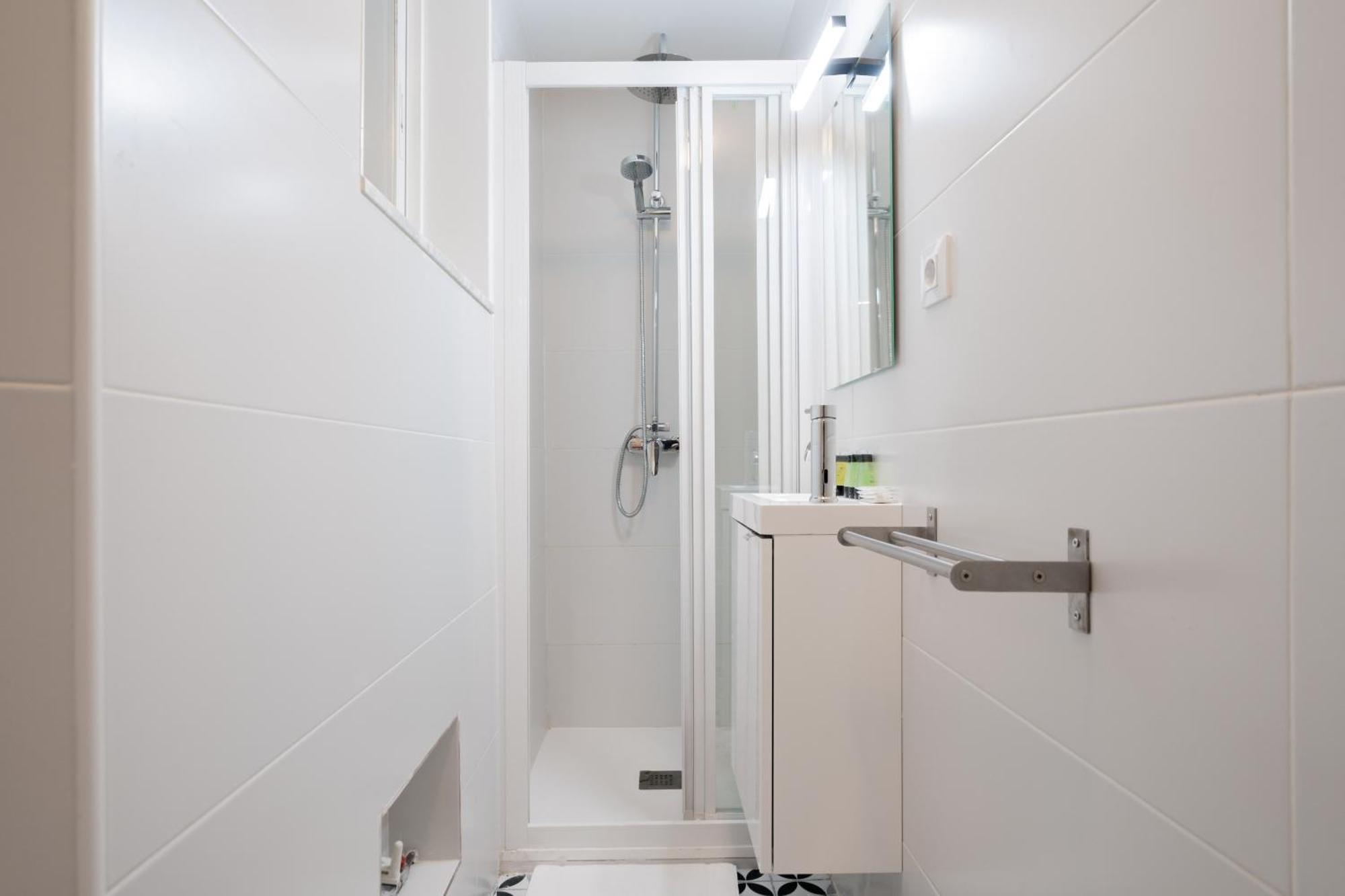 Apartamento En La Plaza De Lavapies Alquiler Temporal Madrid Luaran gambar