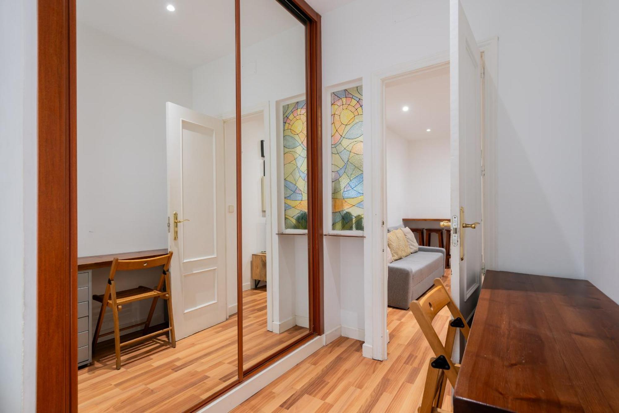 Apartamento En La Plaza De Lavapies Alquiler Temporal Madrid Luaran gambar