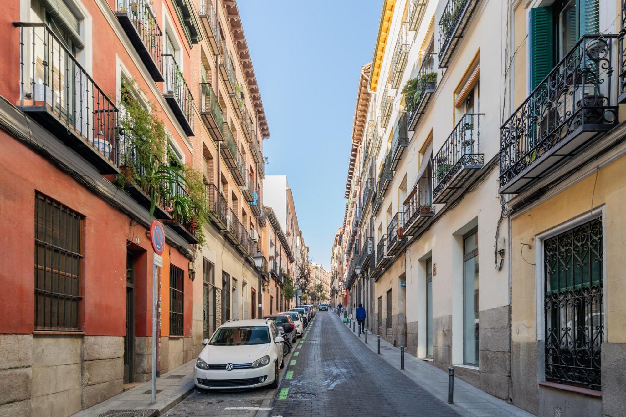 Apartamento En La Plaza De Lavapies Alquiler Temporal Madrid Luaran gambar